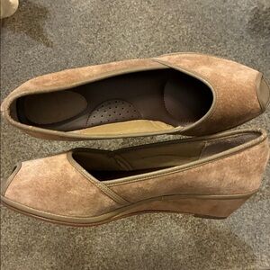 Chocomalt Suede Wedge Shoes